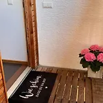 شقة Seeglueck Seegold - Moderne Maisonette-wohnung Mit Balkon Und Parkplatz In Seenaehe In Konstanz-dingels-dorf