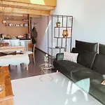 Seeglueck Seegold - Moderne Maisonette-wohnung Mit Balkon Und Parkplatz In Seenaehe In Konstanz-dingels-dorf شقة *