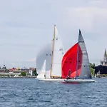 Seeglueck Seegold - Moderne Maisonette-wohnung Mit Balkon Und Parkplatz In Seenaehe In Konstanz-dingels-dorf كونستانز