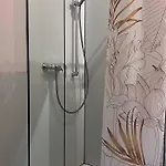 Seeglueck Seegold - Moderne Maisonette-wohnung Mit Balkon Und Parkplatz In Seenaehe In Konstanz-dingels-dorf كونستانز