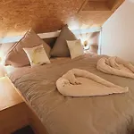 Seeglueck Seegold - Moderne Maisonette-wohnung Mit Balkon Und Parkplatz In Seenaehe In Konstanz-dingels-dorf شقة *