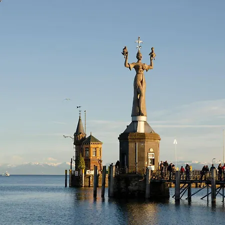 Apartment Seeglueck Seegold - Moderne Maisonette-wohnung Mit Balkon Und Parkplatz In Seenaehe In Konstanz-dingels-dorf *