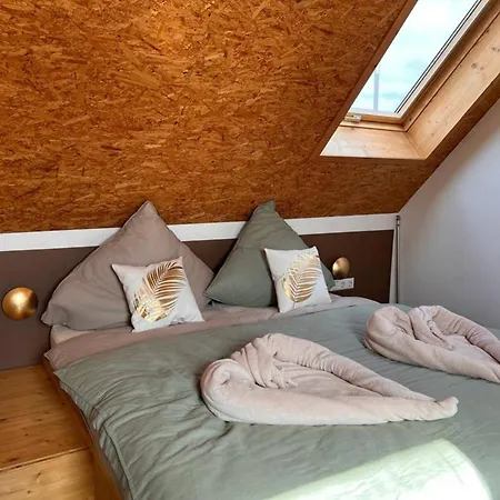 Seeglueck Seegold - Moderne Maisonette-wohnung Mit Balkon Und Parkplatz In Seenaehe In Konstanz-dingels-dorf *