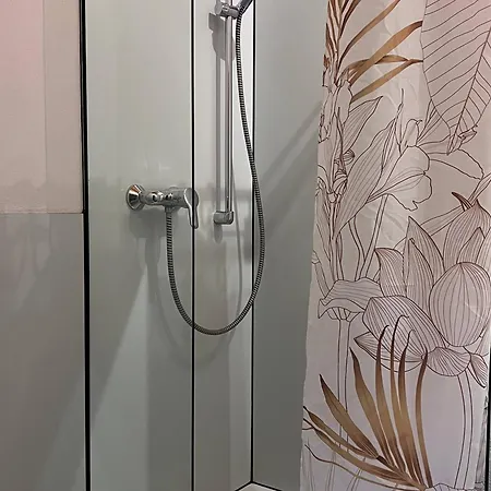 Seeglueck Seegold - Moderne Maisonette-wohnung Mit Balkon Und Parkplatz In Seenaehe In Konstanz-dingels-dorf Konstanz