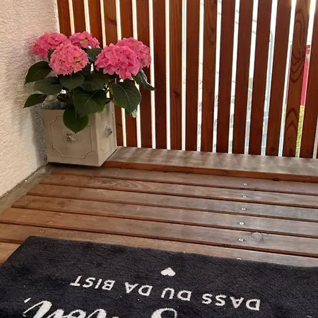 Seeglueck Seegold - Moderne Maisonette-wohnung Mit Balkon Und Parkplatz In Seenaehe In Konstanz-dingels-dorf