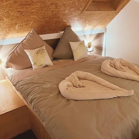 Seeglueck Seegold - Moderne Maisonette-wohnung Mit Balkon Und Parkplatz In Seenaehe In Konstanz-dingels-dorf Lejlighed *