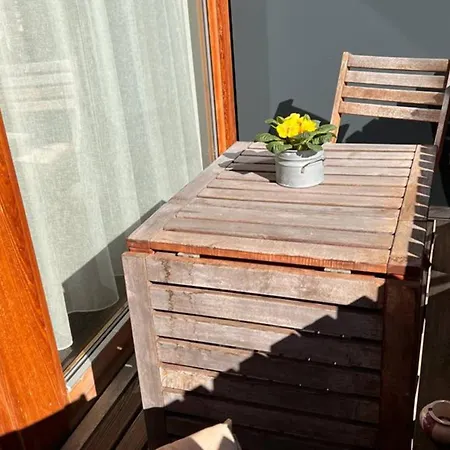 Lejlighed Seeglueck Seegold - Moderne Maisonette-wohnung Mit Balkon Und Parkplatz In Seenaehe In Konstanz-dingels-dorf *