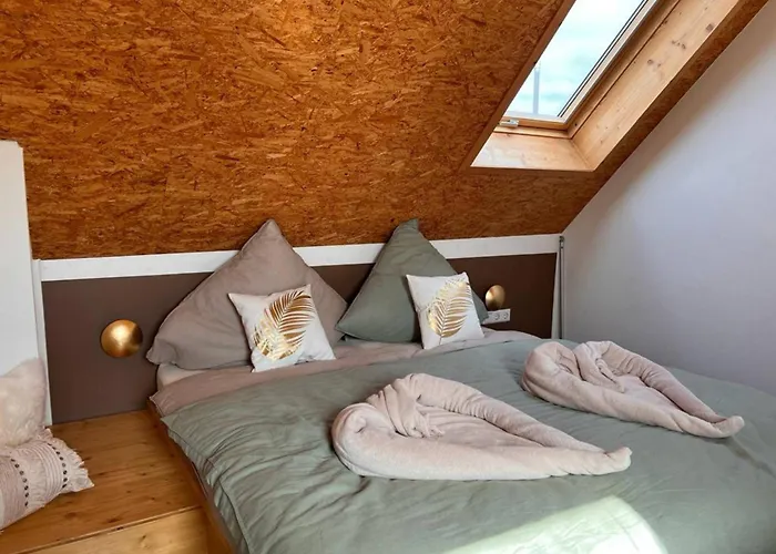 Seeglueck Seegold - Moderne Maisonette-wohnung Mit Balkon Und Parkplatz In Seenaehe In Konstanz-dingels-dorf *