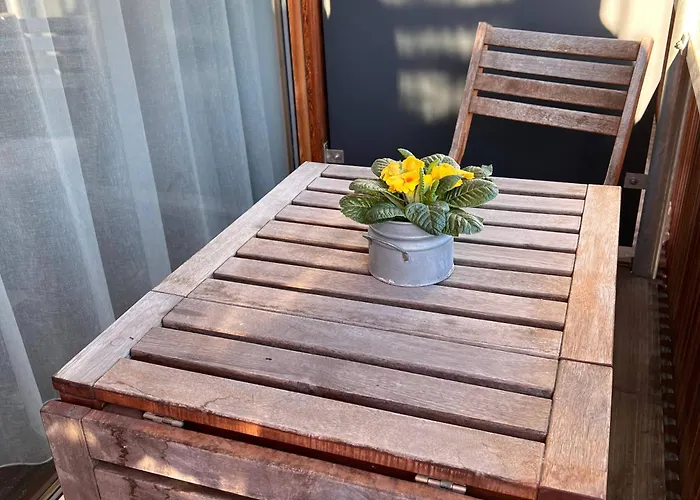 Seeglueck Seegold - Moderne Maisonette-wohnung Mit Balkon Und Parkplatz In Seenaehe In Konstanz-dingels-dorf *